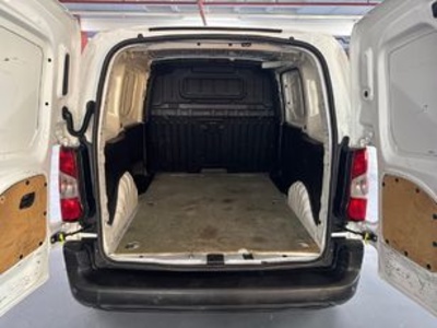 Opel Combo Cargo 1.5 TD Express L H1 650kg 75 kW (102 CV) Opel Combo Cargo 1.5 TD Express L H1 650kg 75 kW (102 CV)