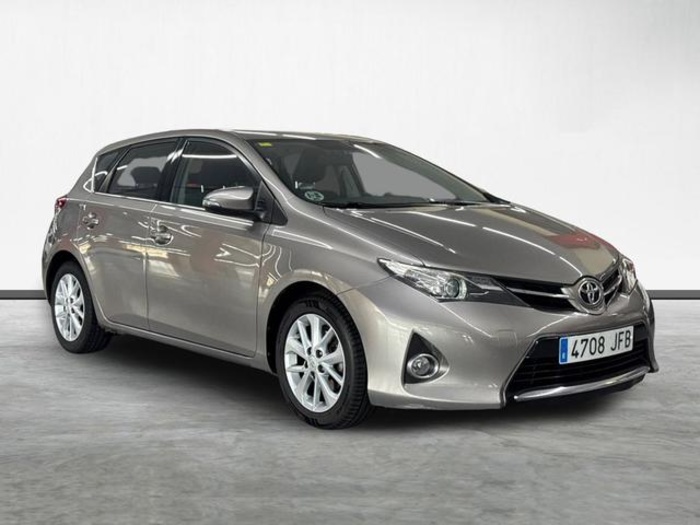 ToyotaAuris 90D Active 66 kW (90 CV) Vehículo usado en Barcelona - 2 ToyotaAuris 90D Active 66 kW (90 CV) Vehículo usado en Barcelona - 2