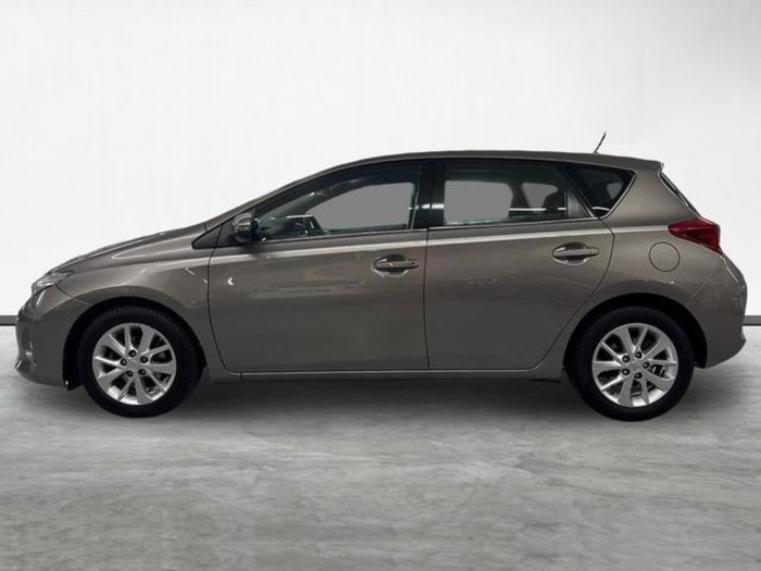ToyotaAuris 90D Active 66 kW (90 CV) Vehículo usado en Barcelona - 4 ToyotaAuris 90D Active 66 kW (90 CV) Vehículo usado en Barcelona - 4