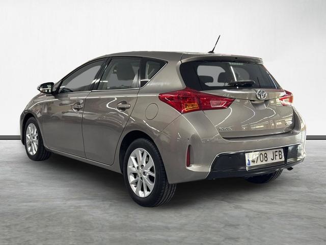 ToyotaAuris 90D Active 66 kW (90 CV) Vehículo usado en Barcelona - 5