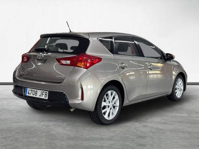 ToyotaAuris 90D Active 66 kW (90 CV) Vehículo usado en Barcelona - 6 ToyotaAuris 90D Active 66 kW (90 CV) Vehículo usado en Barcelona - 6