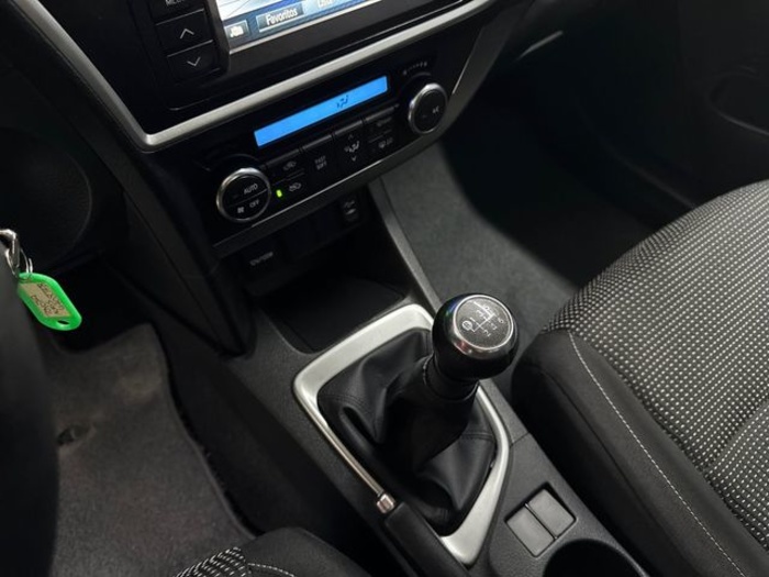 ToyotaAuris 90D Active 66 kW (90 CV) Vehículo usado en Barcelona - 16 ToyotaAuris 90D Active 66 kW (90 CV) Vehículo usado en Barcelona - 16