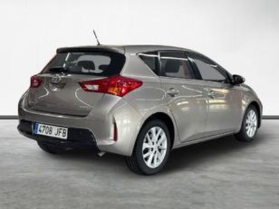 Toyota Auris 90D Active 66 kW (90 CV) Toyota Auris 90D Active 66 kW (90 CV)