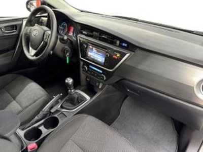 Toyota Auris 90D Active 66 kW (90 CV) Toyota Auris 90D Active 66 kW (90 CV)