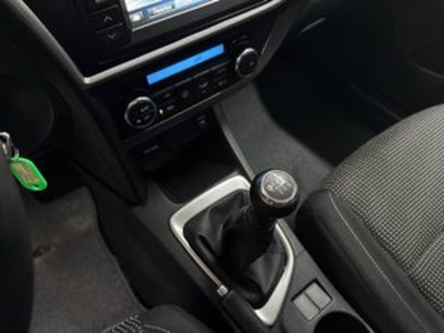 Toyota Auris 90D Active 66 kW (90 CV) Toyota Auris 90D Active 66 kW (90 CV)