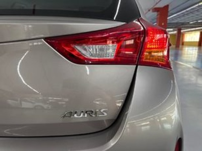 Toyota Auris 90D Active 66 kW (90 CV) Toyota Auris 90D Active 66 kW (90 CV)