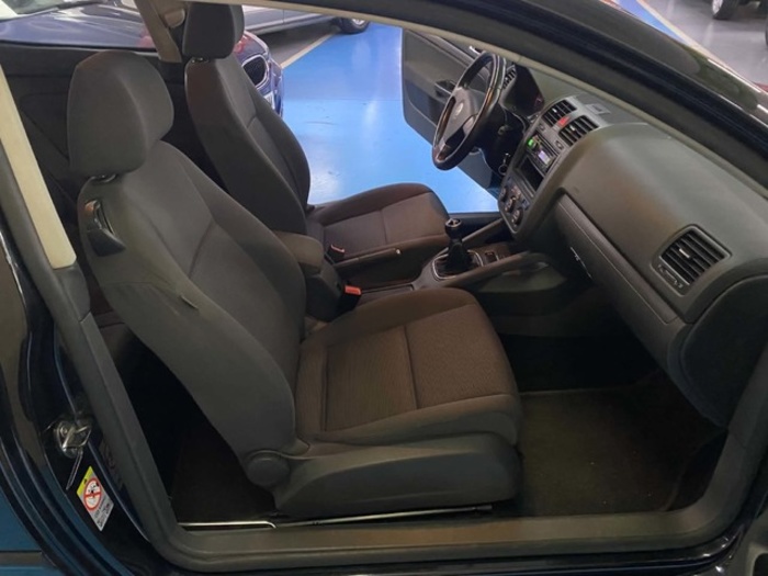 VolkswagenGolf 1.9 TDI iGolf 77 kW (105 CV) Vehículo usado en Barcelona - 9 VolkswagenGolf 1.9 TDI iGolf 77 kW (105 CV) Vehículo usado en Barcelona - 9