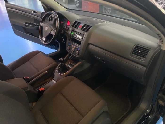 VolkswagenGolf 1.9 TDI iGolf 77 kW (105 CV) Vehículo usado en Barcelona - 10 VolkswagenGolf 1.9 TDI iGolf 77 kW (105 CV) Vehículo usado en Barcelona - 10