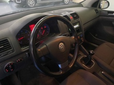 Volkswagen Golf 1.9 TDI iGolf 77 kW (105 CV) Volkswagen Golf 1.9 TDI iGolf 77 kW (105 CV)