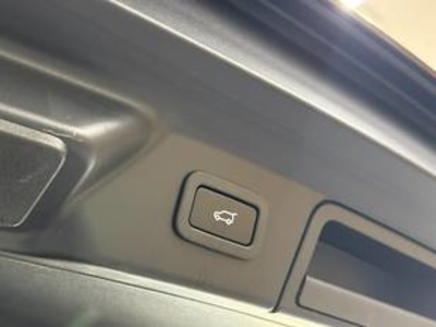 Land Rover Range Rover Velar 2.0 I4 PHEV S 4WD Auto 297 kW (404 CV) Land Rover Range Rover Velar 2.0 I4 PHEV S 4WD Auto 297 kW (404 CV)