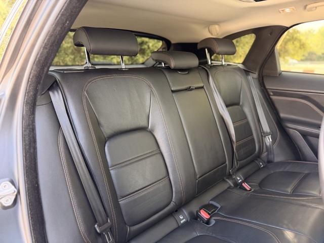 JaguarF-PACE 3.0L TDV6 R-Sport AWD Auto 221 kW (300 CV) Vehículo usado en Barcelona - 16
