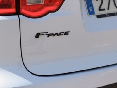 Jaguar F-PACE 3.0L TDV6 R-Sport AWD Auto 221 kW (300 CV) Jaguar F-PACE 3.0L TDV6 R-Sport AWD Auto 221 kW (300 CV)