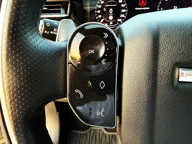 Land RoverRange Rover Velar D180 R-Dynamic SE 4WD Auto 132 kW (180 CV) Vehículo usado en Barcelona - 17