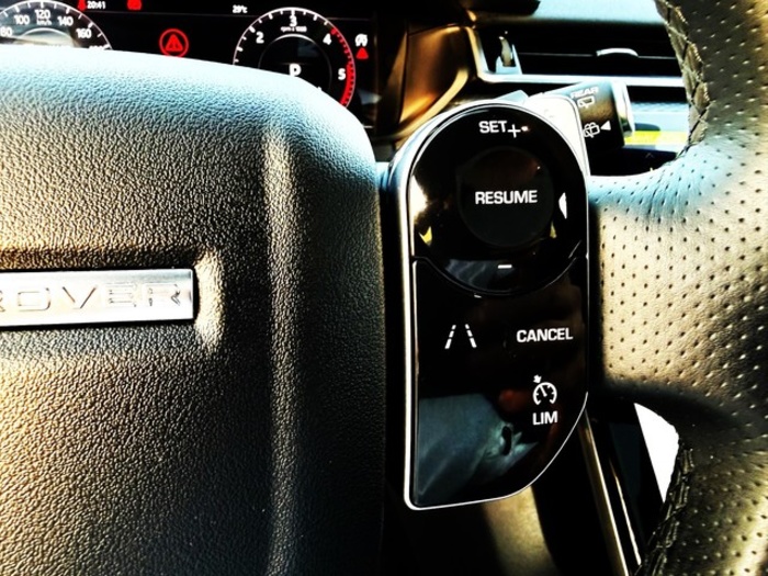 Land RoverRange Rover Velar D180 R-Dynamic SE 4WD Auto 132 kW (180 CV) Vehículo usado en Barcelona - 20 Land RoverRange Rover Velar D180 R-Dynamic SE 4WD Auto 132 kW (180 CV) Vehículo usado en Barcelona - 20