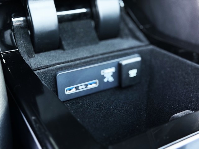 Land RoverRange Rover Velar D180 R-Dynamic SE 4WD Auto 132 kW (180 CV) Vehículo usado en Barcelona - 32