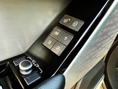 Land Rover Range Rover Velar D180 R-Dynamic SE 4WD Auto 132 kW (180 CV) Land Rover Range Rover Velar D180 R-Dynamic SE 4WD Auto 132 kW (180 CV)