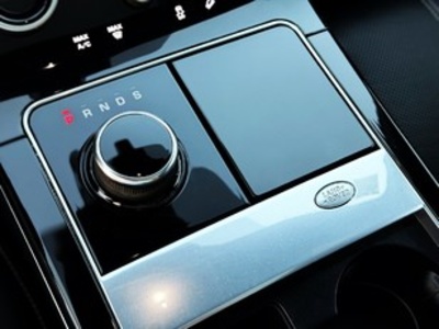 Land Rover Range Rover Velar D180 R-Dynamic SE 4WD Auto 132 kW (180 CV) Land Rover Range Rover Velar D180 R-Dynamic SE 4WD Auto 132 kW (180 CV)