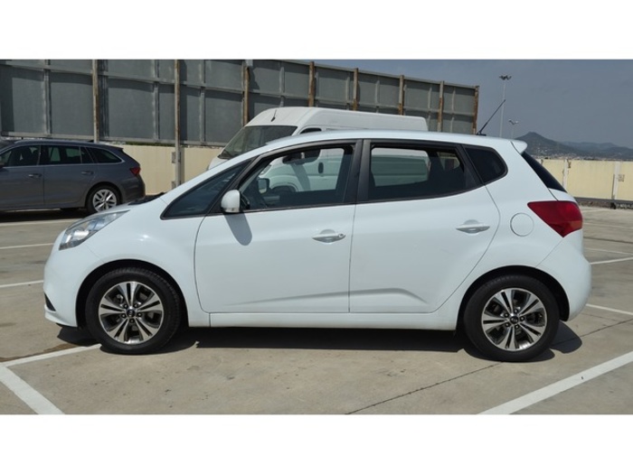 KiaVenga 1.4 CVVT Drive 66 kW (90 CV) Vehículo usado en Barcelona - 4 KiaVenga 1.4 CVVT Drive 66 kW (90 CV) Vehículo usado en Barcelona - 4