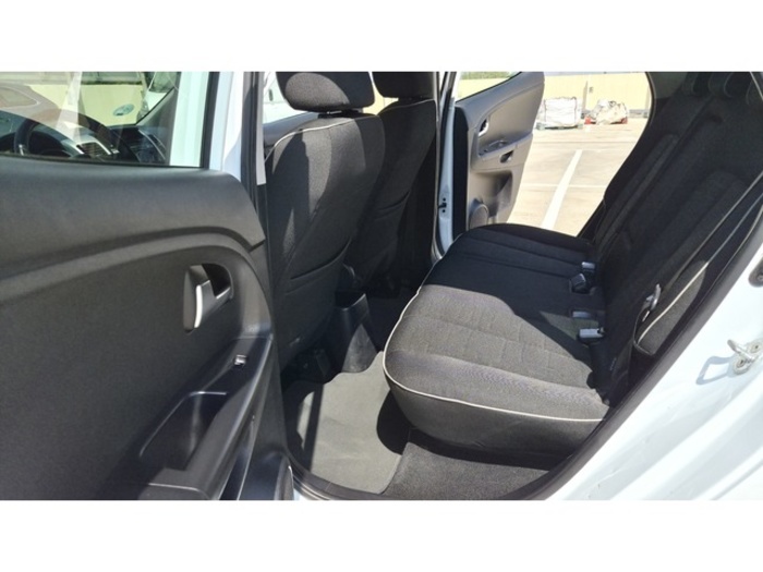 KiaVenga 1.4 CVVT Drive 66 kW (90 CV) Vehículo usado en Barcelona - 25 KiaVenga 1.4 CVVT Drive 66 kW (90 CV) Vehículo usado en Barcelona - 25