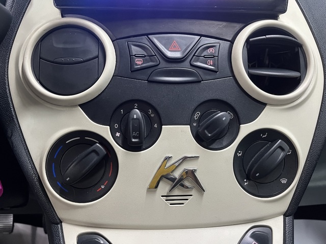 FordKa 1.2 Duratec S&S Titanium+ 51 kW (69 CV) Vehículo usado en Barcelona - 18