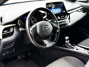 Toyota C-HR 1.8 125H Advance 90 kW (122 CV)