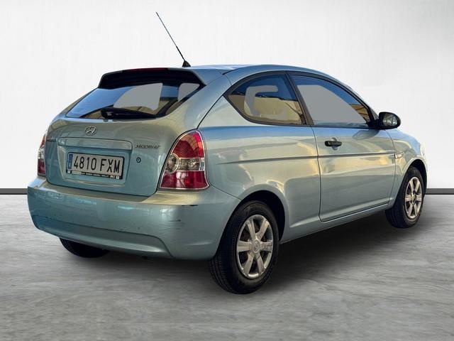 HyundaiAccent 1.4 GL 71 kW (97 CV) Vehículo usado en Barcelona - 6