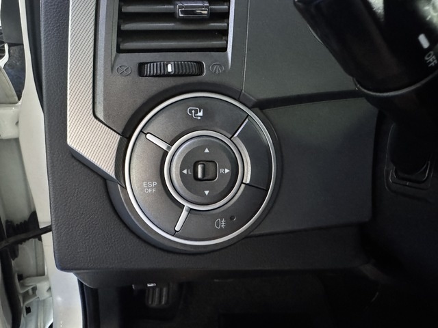 SsangyongKyron 200 XDI Limited 101 kW (138 CV) Vehículo usado en Barcelona - 13