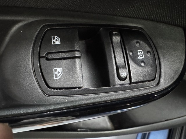 OpelCorsa 1.4 Selective 66 kW (90 CV) Vehículo usado en Barcelona - 14