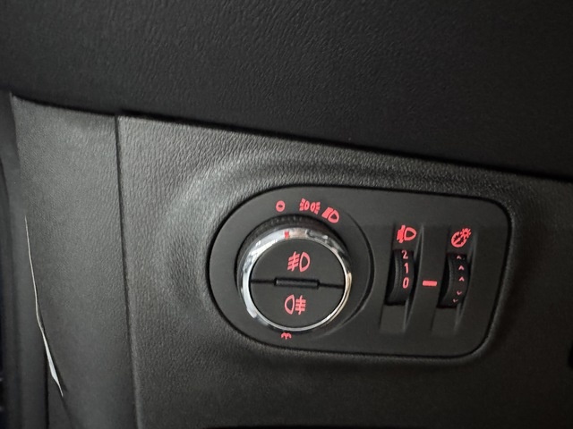 OpelCorsa 1.4 Selective 66 kW (90 CV) Vehículo usado en Barcelona - 15