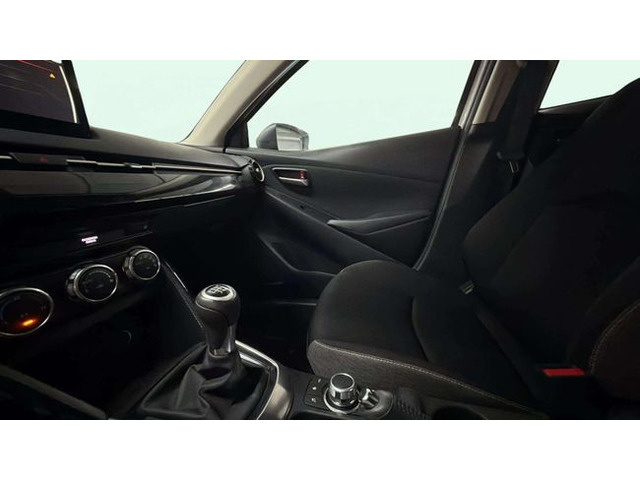 MazdaMazda 2 1.5 e-SKYACTIV G Center-Line 66 kW (90 CV) Vehículo usado en Barcelona - 13