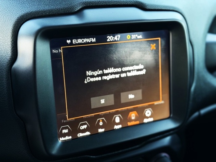 JeepRenegade 2.0 Multijet Night Eagle 4x4 103 kW (140 CV) Vehículo usado en Barcelona - 20 JeepRenegade 2.0 Multijet Night Eagle 4x4 103 kW (140 CV) Vehículo usado en Barcelona - 20