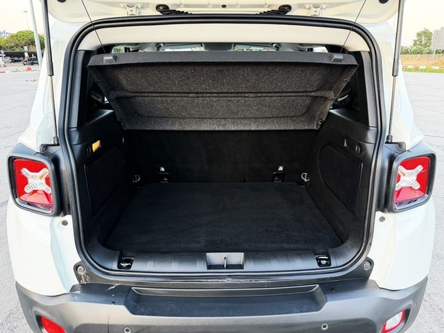 JeepRenegade 2.0 Multijet Night Eagle 4x4 103 kW (140 CV) Vehículo usado en Barcelona - 27