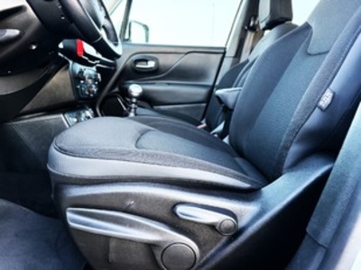 Jeep Renegade 2.0 Multijet Night Eagle 4x4 103 kW (140 CV) Jeep Renegade 2.0 Multijet Night Eagle 4x4 103 kW (140 CV)