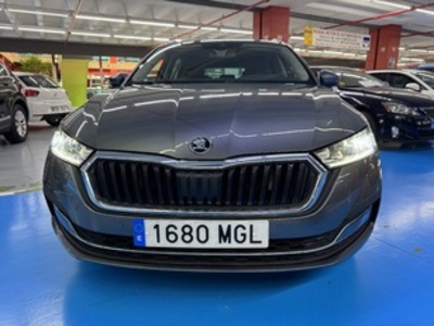 Skoda Octavia Combi 2.0 TDI Style DSG 110 kW (150 CV) Skoda Octavia Combi 2.0 TDI Style DSG 110 kW (150 CV)