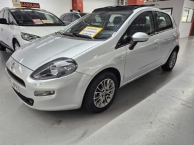 Fiat Punto 1.4 8v S&S Lounge 57 kW (77 CV) Fiat Punto 1.4 8v S&S Lounge 57 kW (77 CV)