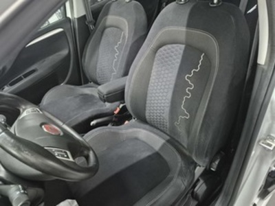 Fiat Punto 1.4 8v S&S Lounge 57 kW (77 CV) Fiat Punto 1.4 8v S&S Lounge 57 kW (77 CV)