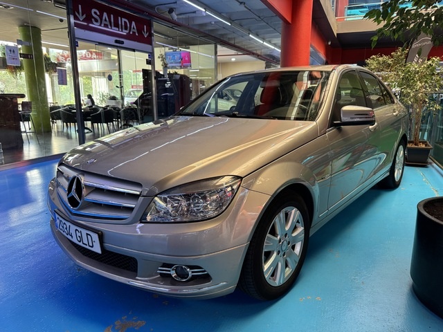 Mercedes-BenzClase C C 180 K Blue Efficiency 115 kW (156 CV) Vehículo usado en Barcelona - 2