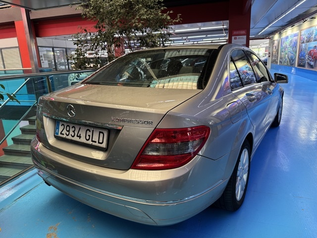 Mercedes-BenzClase C C 180 K Blue Efficiency 115 kW (156 CV) Vehículo usado en Barcelona - 8