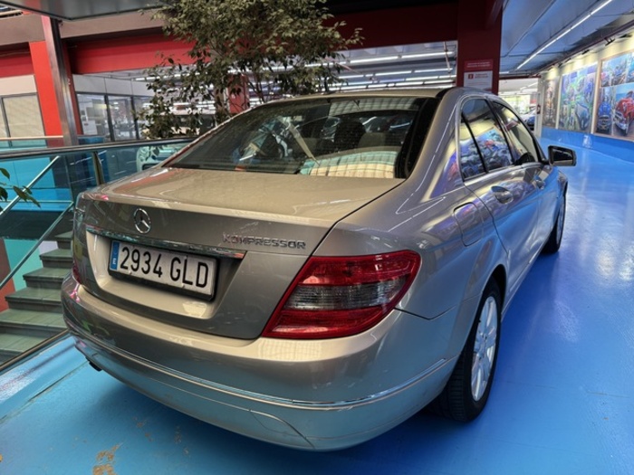 Mercedes-BenzClase C C 180 K Blue Efficiency 115 kW (156 CV) Vehículo usado en Barcelona - 8 Mercedes-BenzClase C C 180 K Blue Efficiency 115 kW (156 CV) Vehículo usado en Barcelona - 8