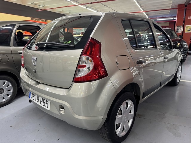 DaciaSandero 1.2 16v Base 55 kW (75 CV) Vehículo usado en Barcelona - 6