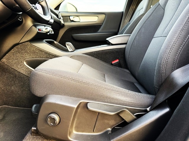 VolvoXC40 T3 Momentum Pro Auto 120 kW (163 CV) Vehículo usado en Barcelona - 6