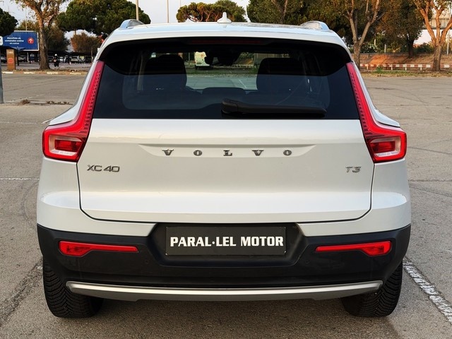 VolvoXC40 T3 Momentum Pro Auto 120 kW (163 CV) Vehículo usado en Barcelona - 7
