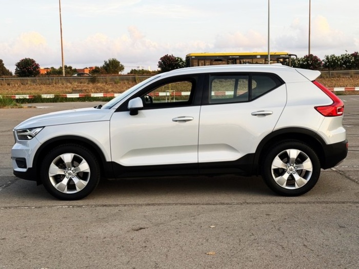 VolvoXC40 T3 Momentum Pro Auto 120 kW (163 CV) Vehículo usado en Barcelona - 9 VolvoXC40 T3 Momentum Pro Auto 120 kW (163 CV) Vehículo usado en Barcelona - 9