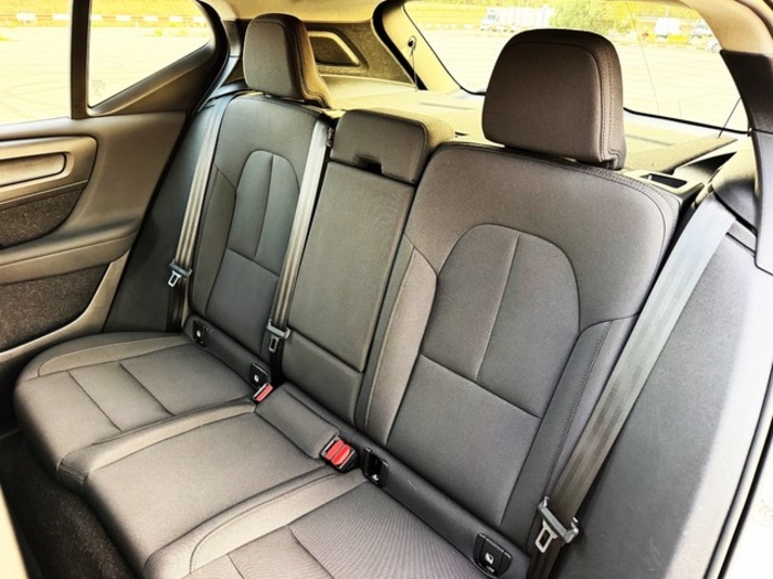 VolvoXC40 T3 Momentum Pro Auto 120 kW (163 CV) Vehículo usado en Barcelona - 10 VolvoXC40 T3 Momentum Pro Auto 120 kW (163 CV) Vehículo usado en Barcelona - 10