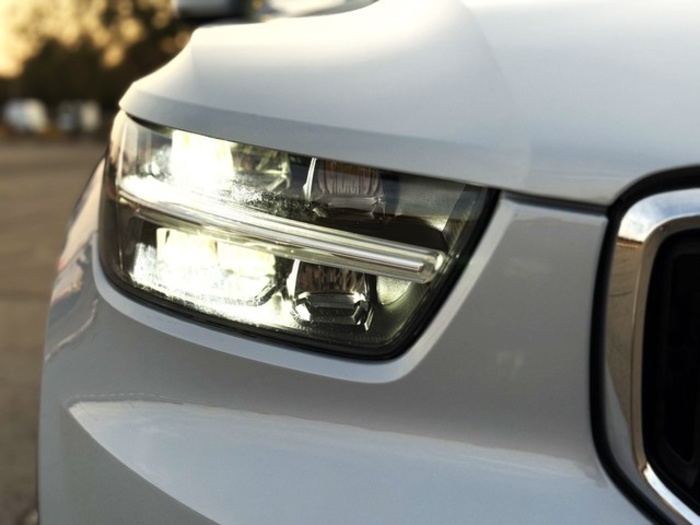 VolvoXC40 T3 Momentum Pro Auto 120 kW (163 CV) Vehículo usado en Barcelona - 11 VolvoXC40 T3 Momentum Pro Auto 120 kW (163 CV) Vehículo usado en Barcelona - 11