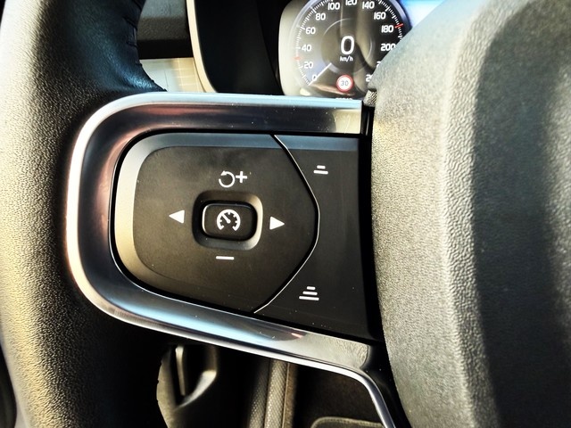 VolvoXC40 T3 Momentum Pro Auto 120 kW (163 CV) Vehículo usado en Barcelona - 16