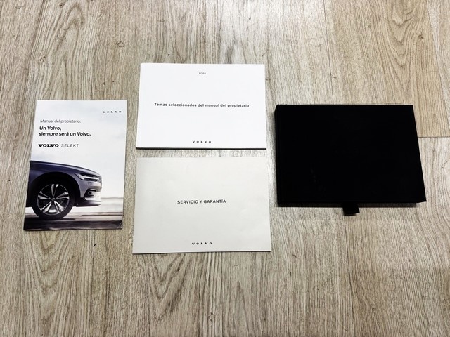 VolvoXC40 T3 Momentum Pro Auto 120 kW (163 CV) Vehículo usado en Barcelona - 32