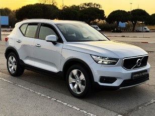 Volvo XC40 T3 Momentum Pro Auto 120 kW (163 CV)
