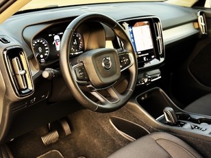 Volvo XC40 T3 Momentum Pro Auto 120 kW (163 CV)