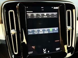Volvo XC40 T3 Momentum Pro Auto 120 kW (163 CV)
